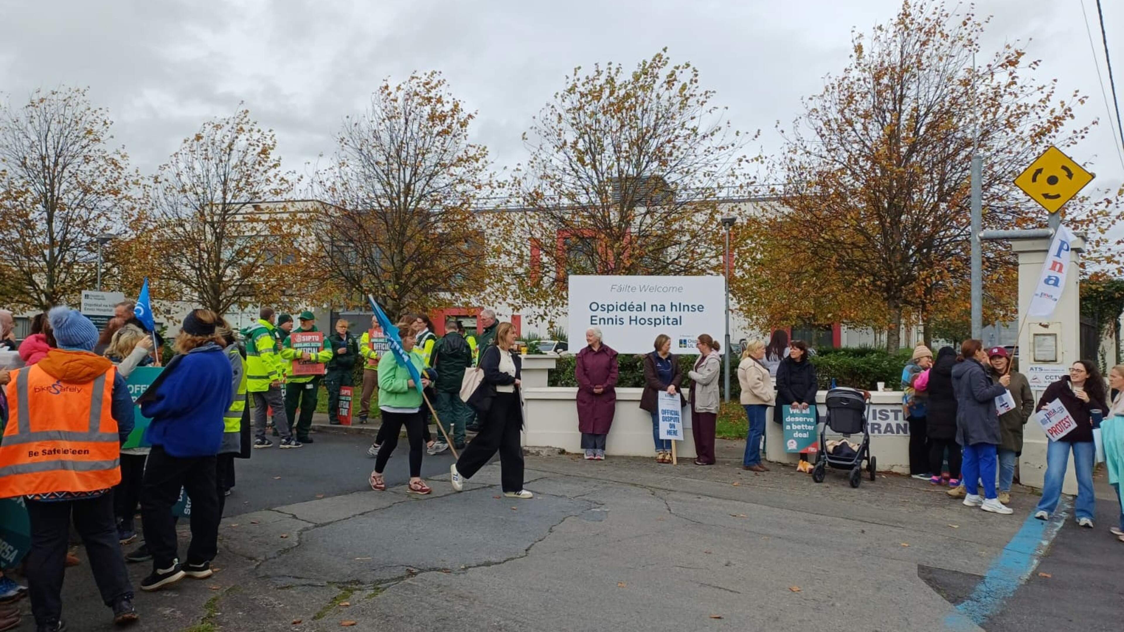 ‘The Government needs to cop on’ - Clare public sector workers voice frustration on picket lines